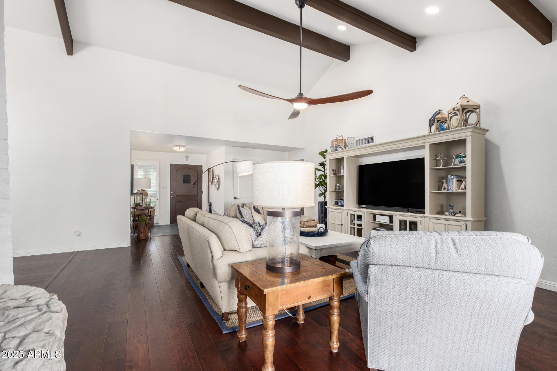 7332 E MONTEBELLO Avenue