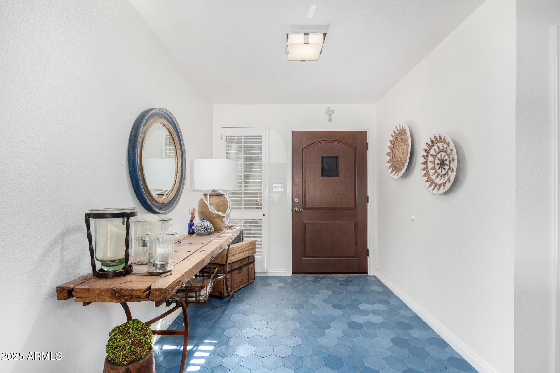 7332 E MONTEBELLO Avenue