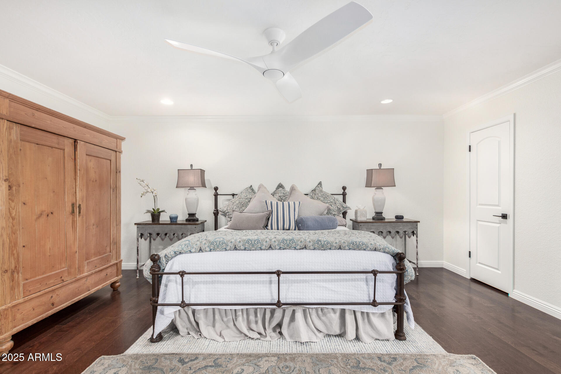 7332 E MONTEBELLO Avenue