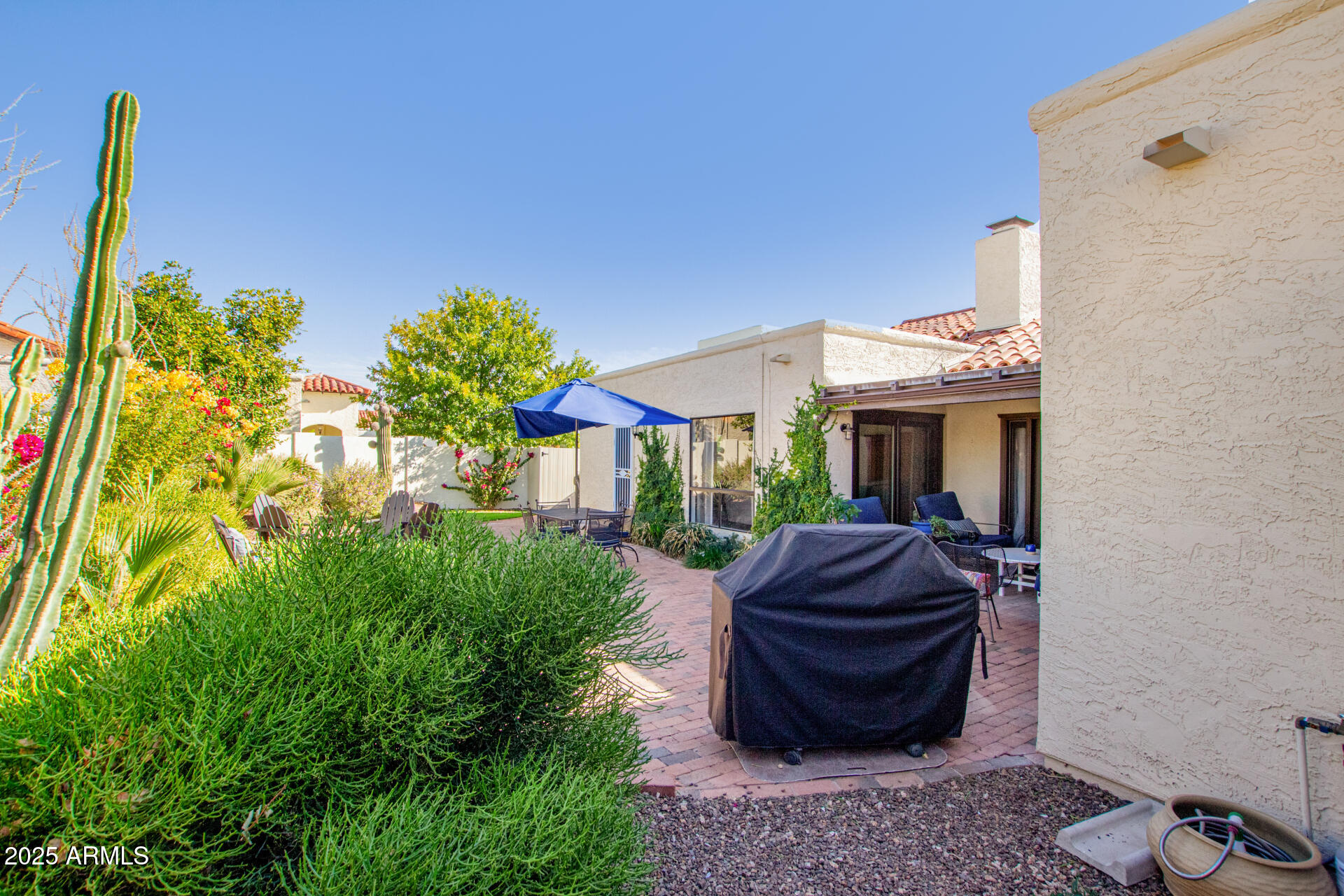 7332 E MONTEBELLO Avenue