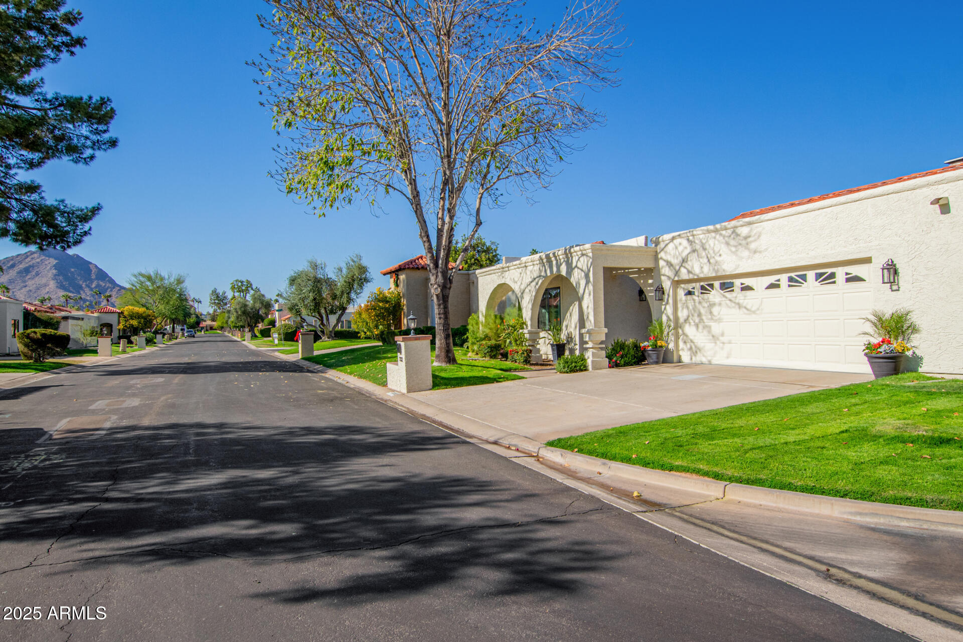 7332 E MONTEBELLO Avenue