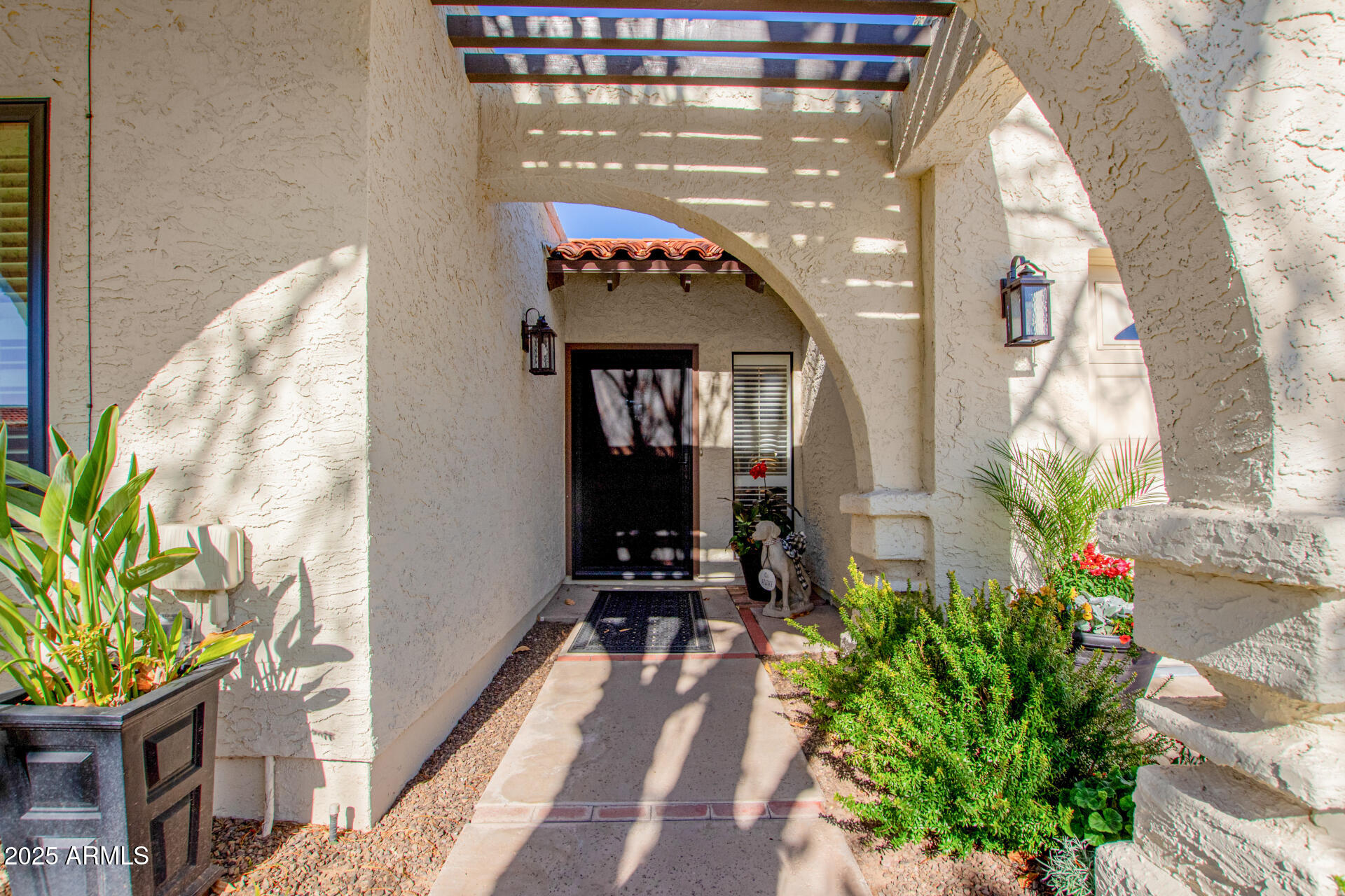 7332 E MONTEBELLO Avenue