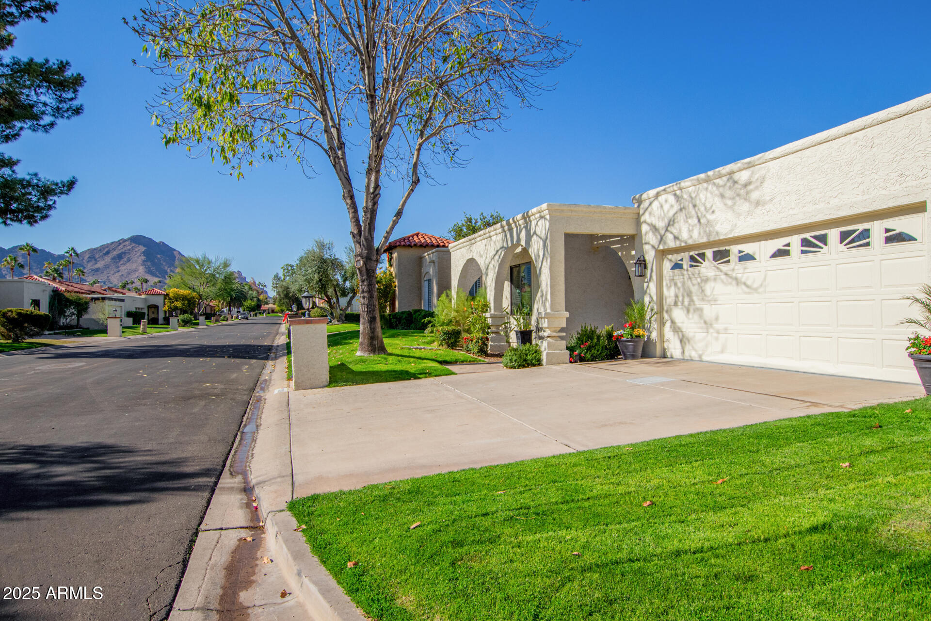 7332 E MONTEBELLO Avenue