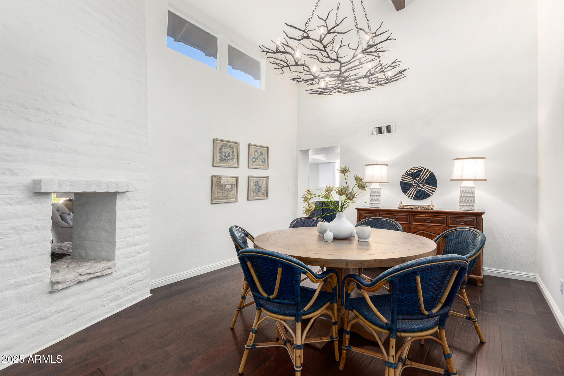 7332 E MONTEBELLO Avenue