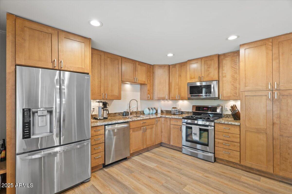 7254 E VERNON Avenue