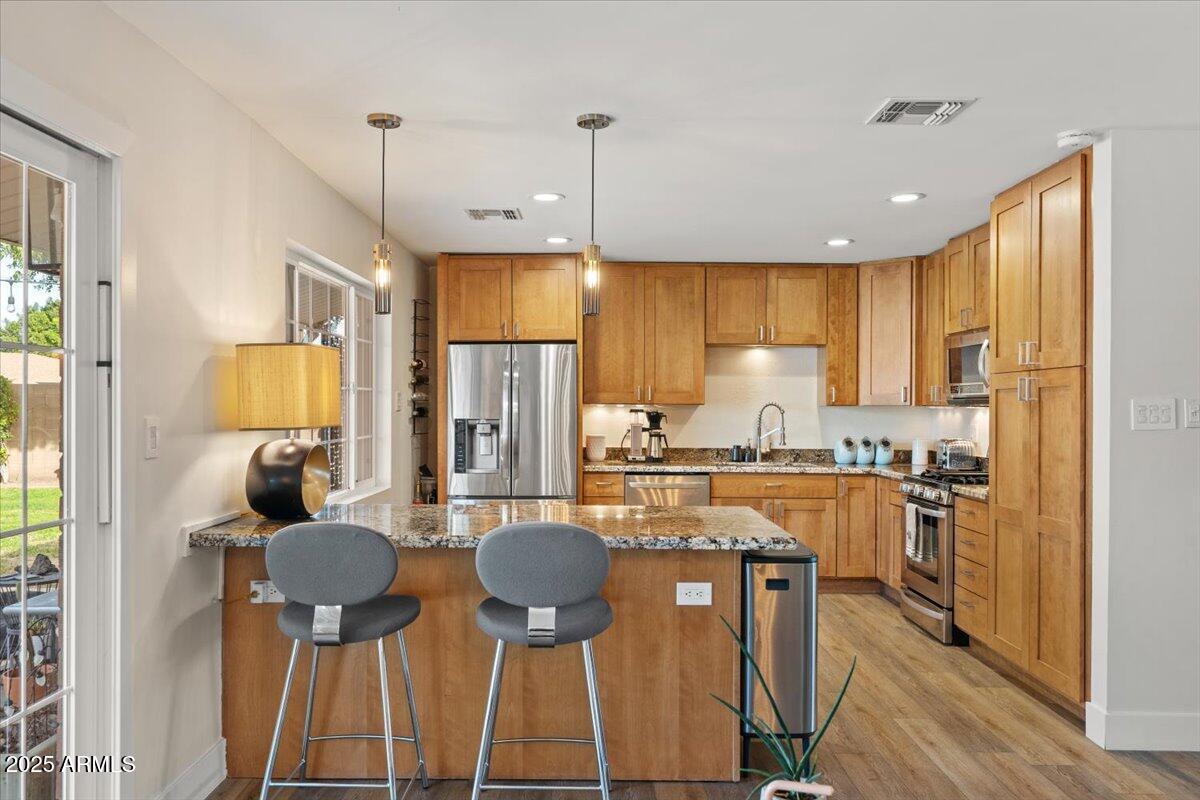 7254 E VERNON Avenue