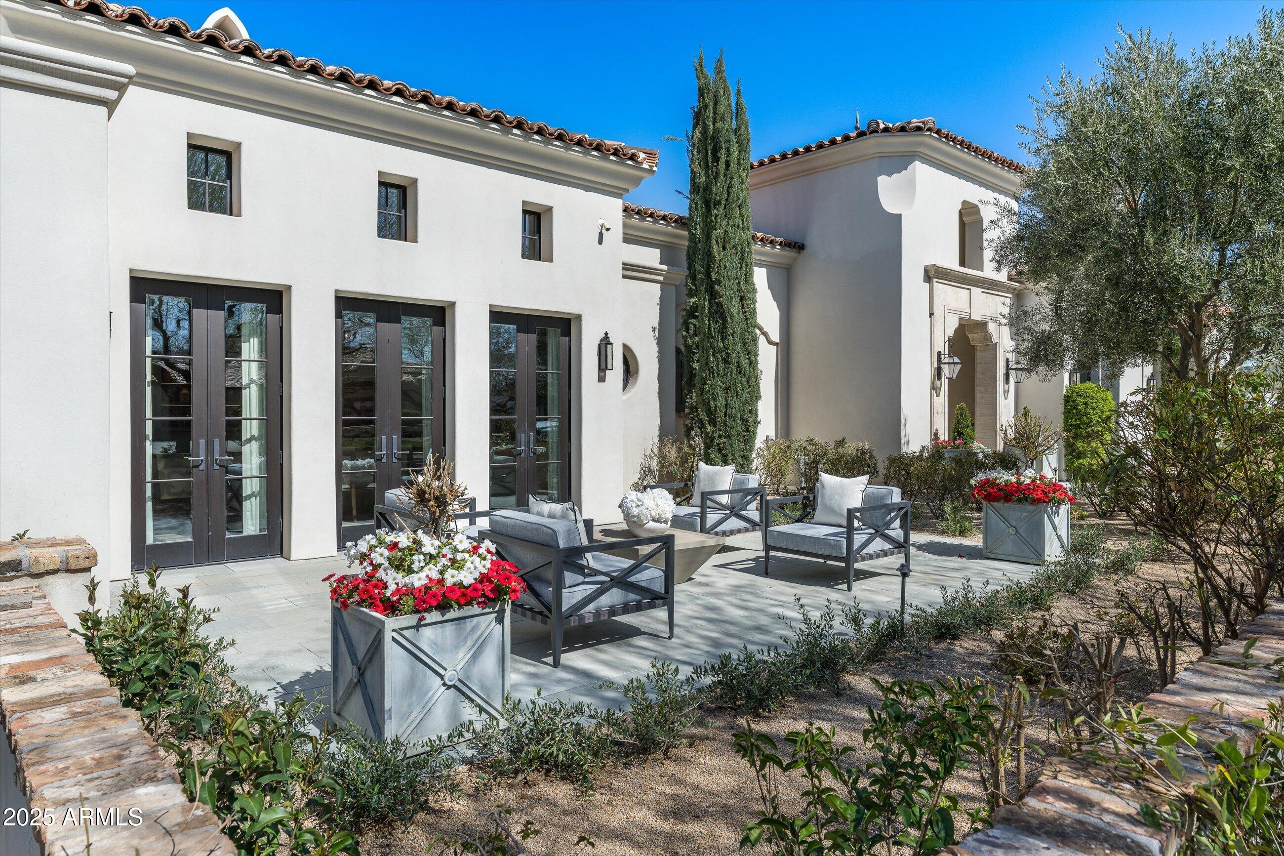 5858 E CABALLO Drive