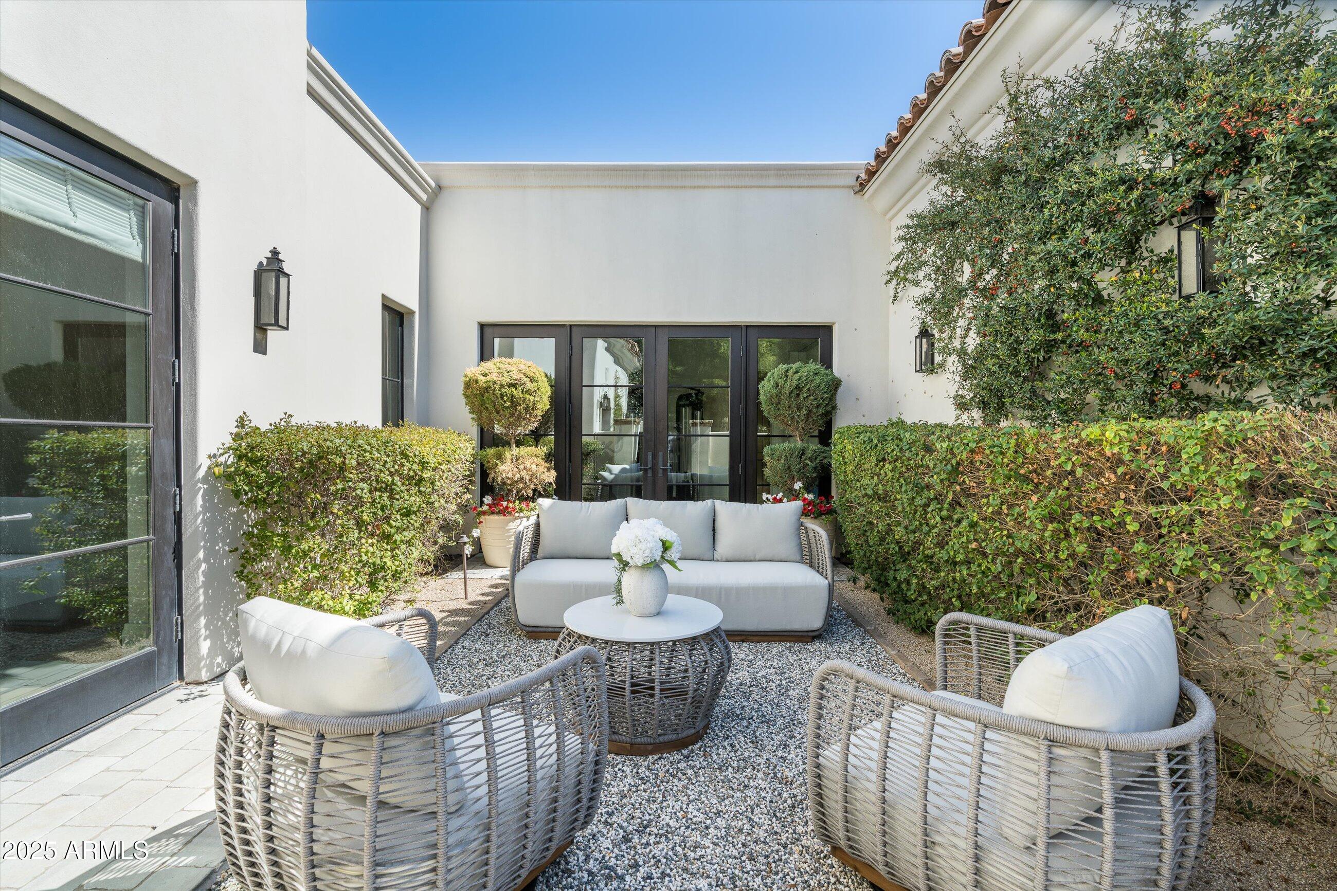 5858 E CABALLO Drive