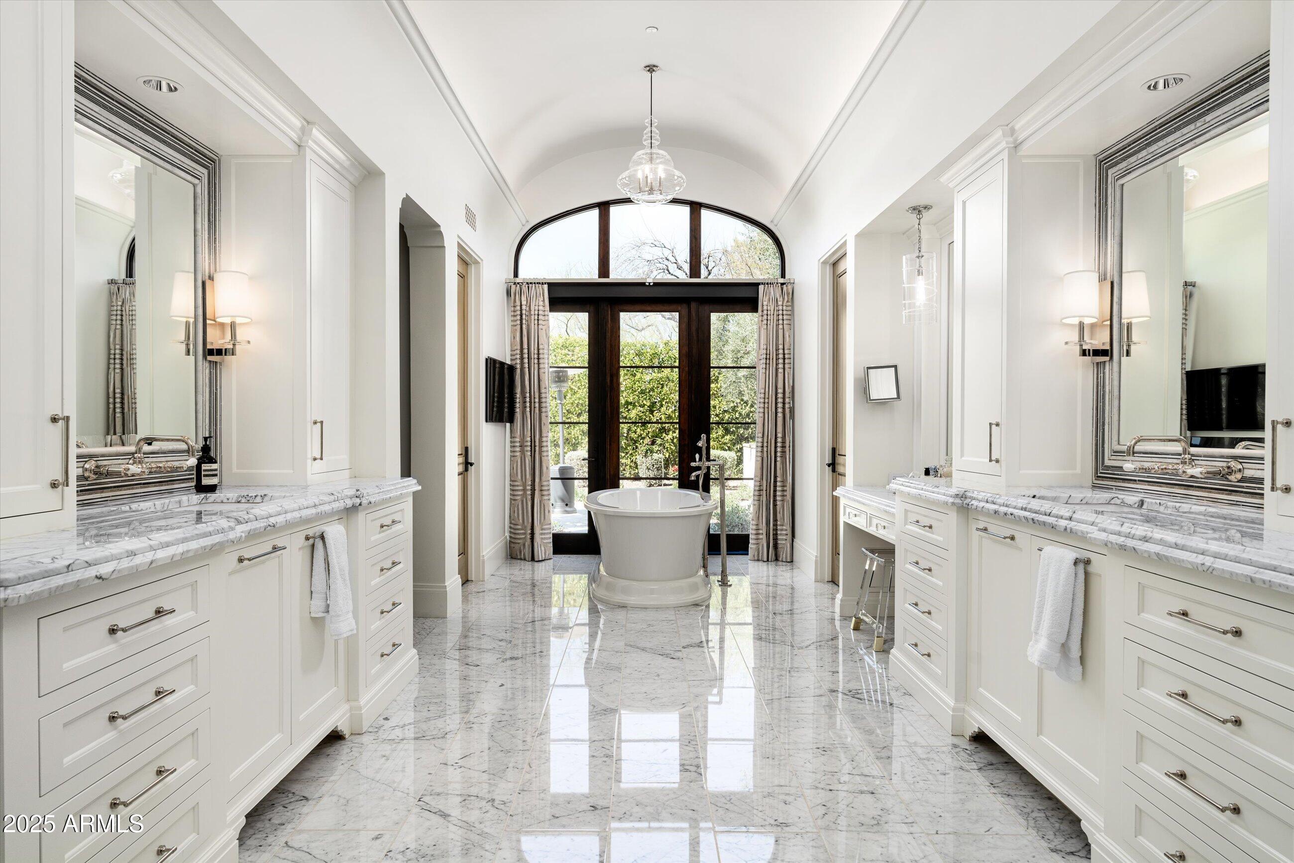 5858 E CABALLO Drive