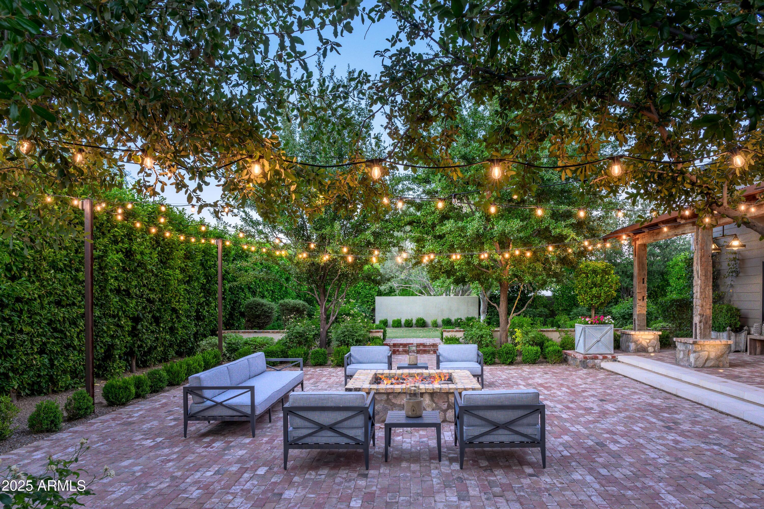 5858 E CABALLO Drive