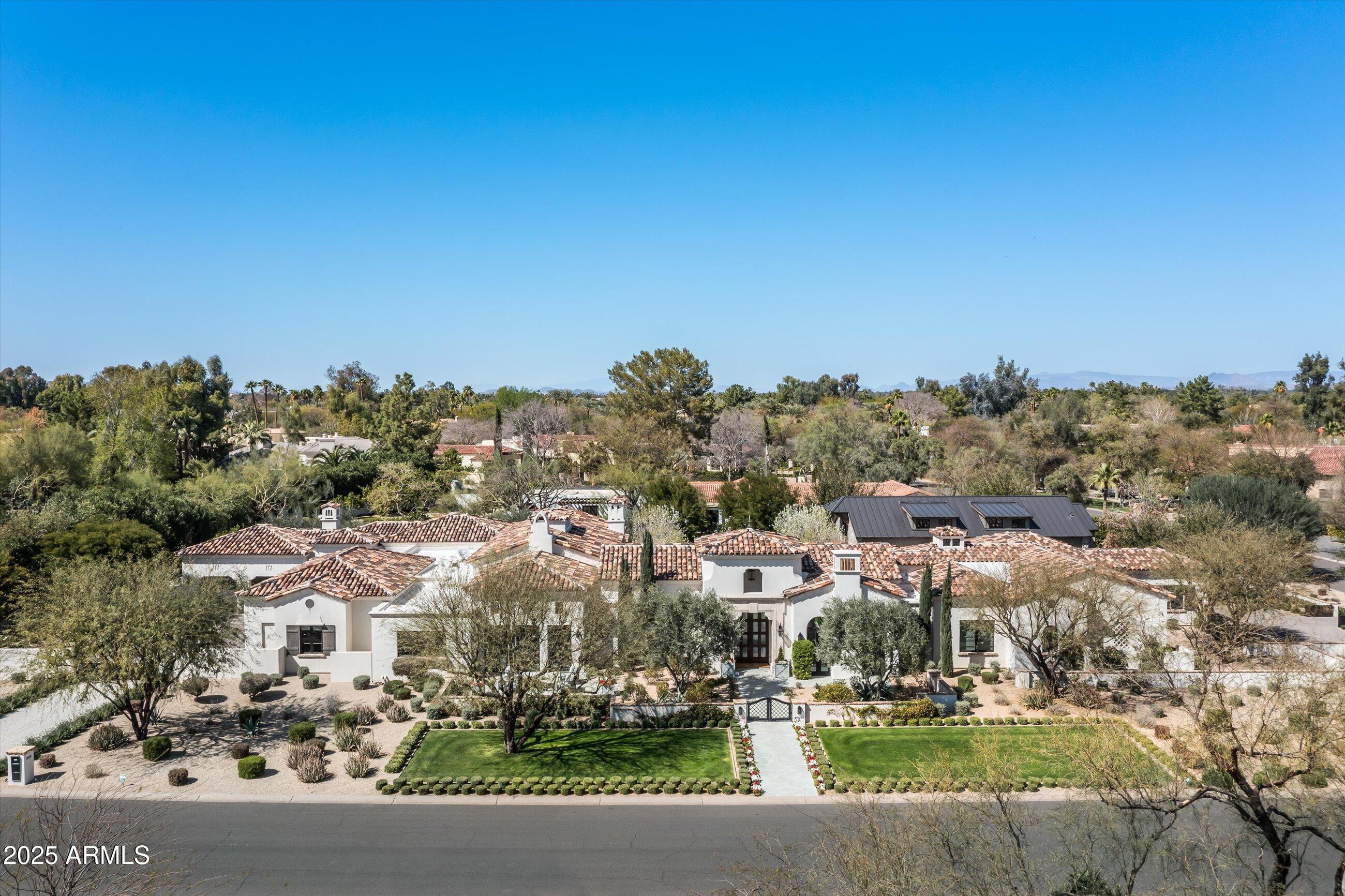 5858 E CABALLO Drive