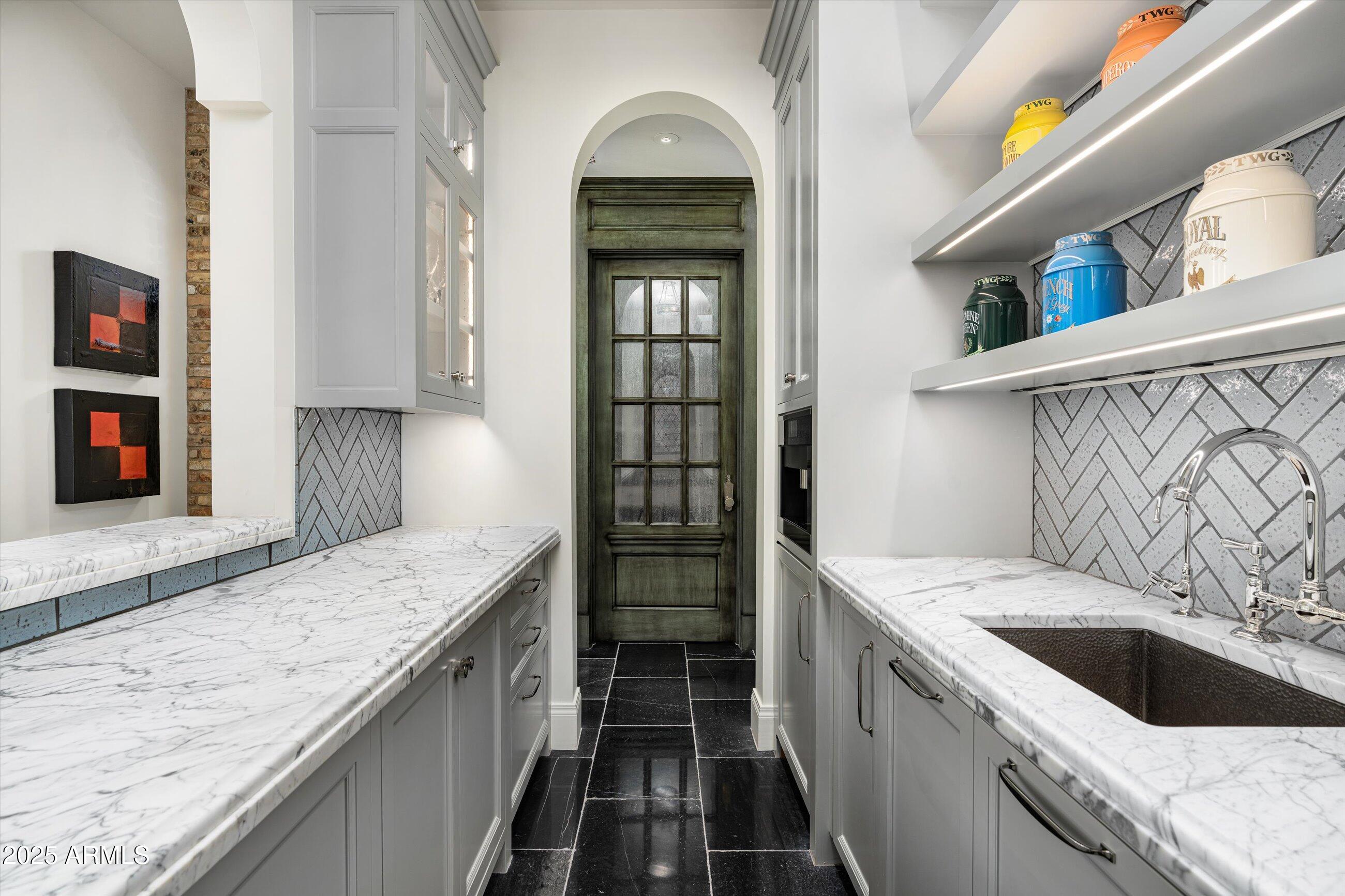 5858 E CABALLO Drive