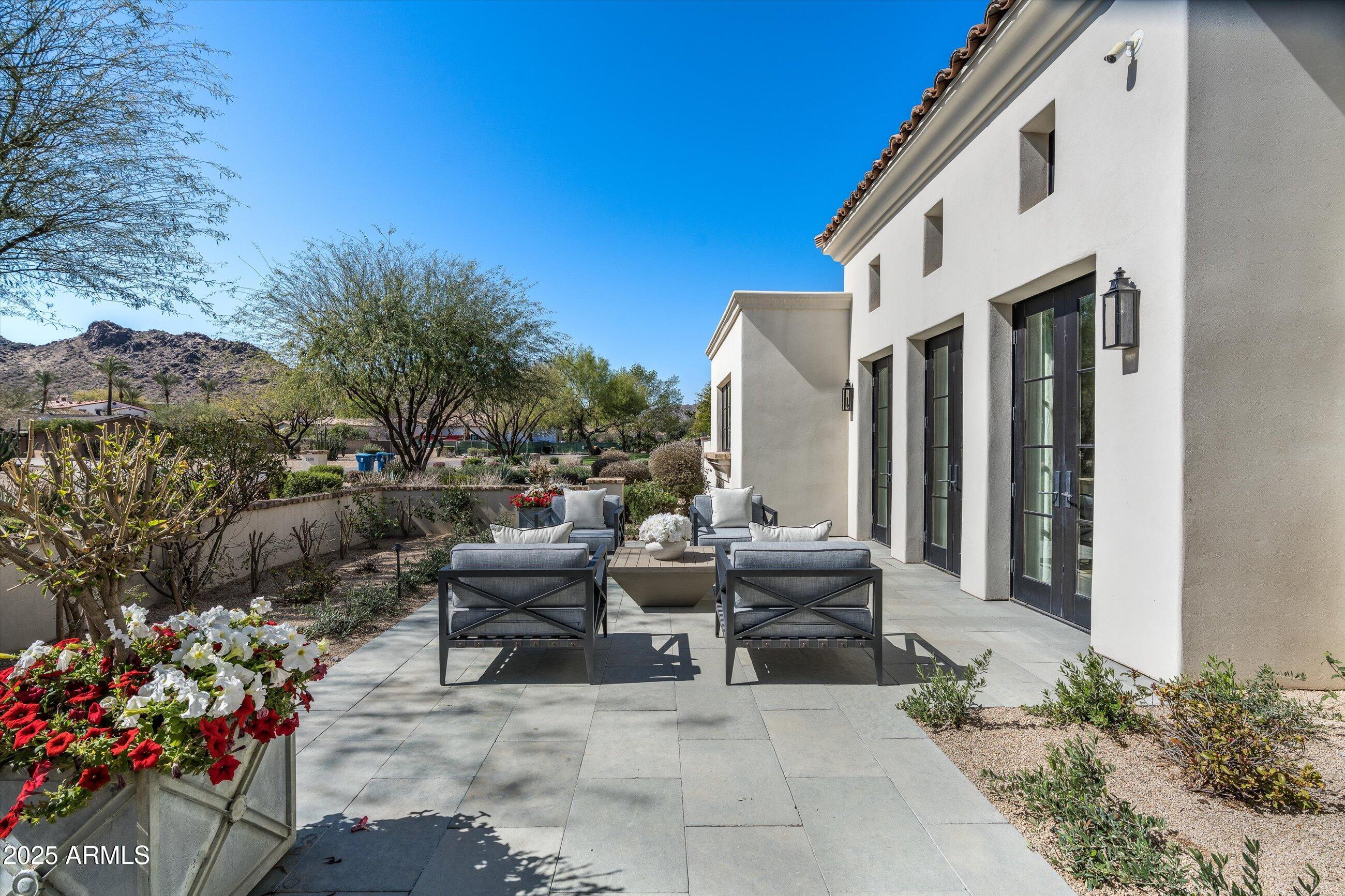 5858 E CABALLO Drive