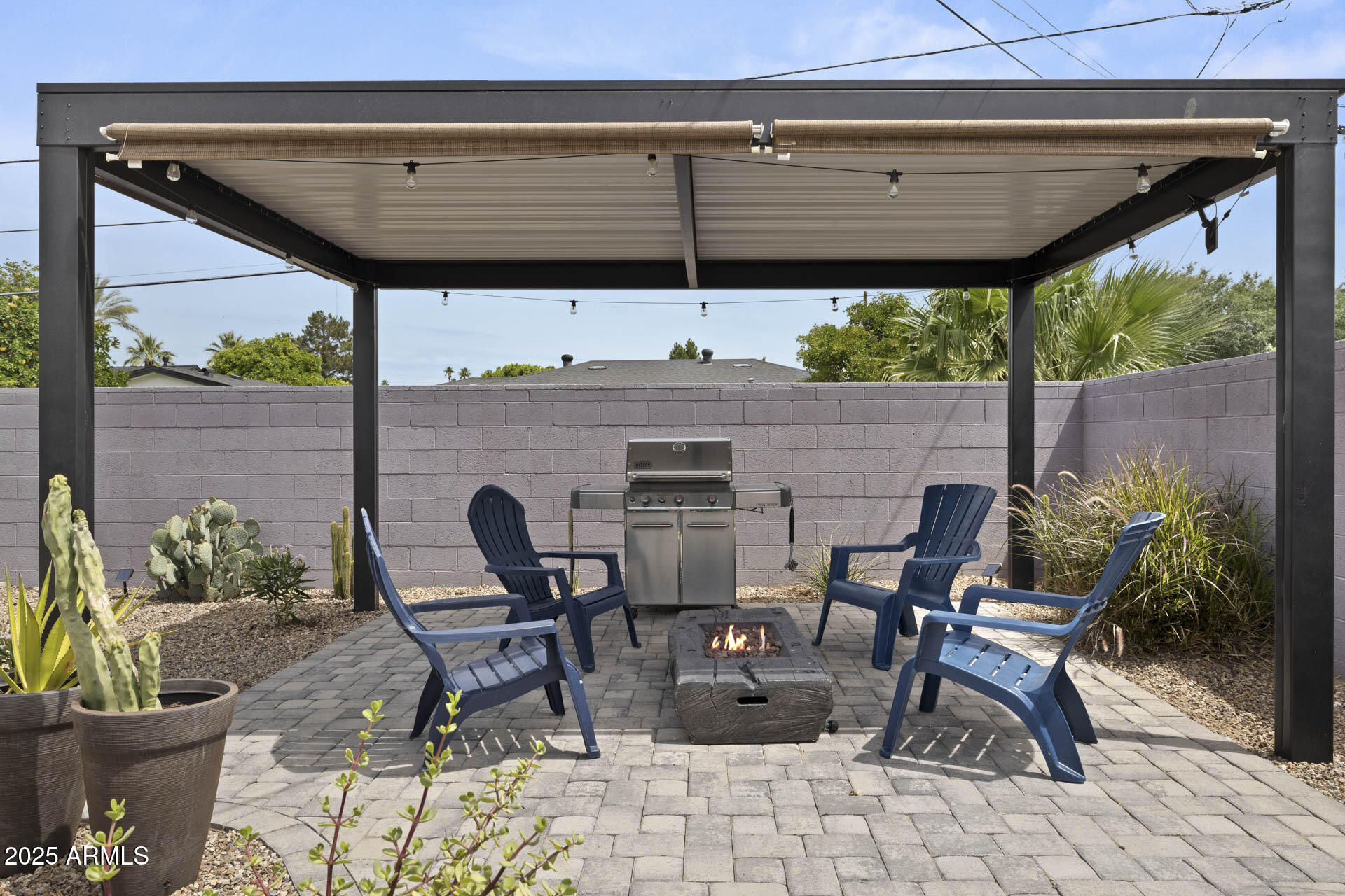 3040 E GLENROSA Avenue