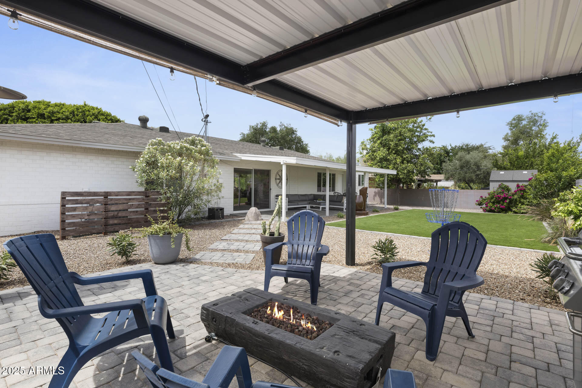 3040 E GLENROSA Avenue