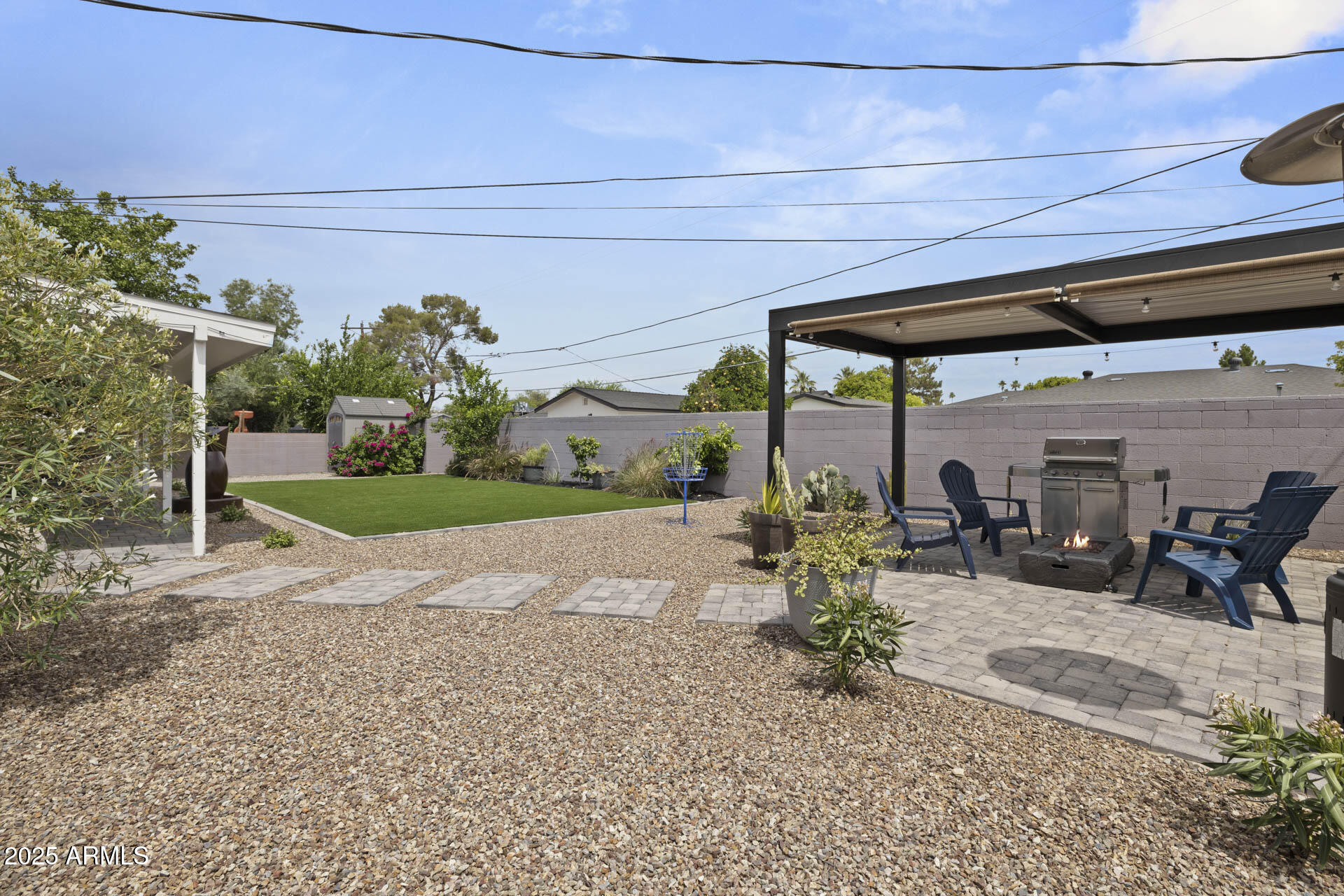 3040 E GLENROSA Avenue