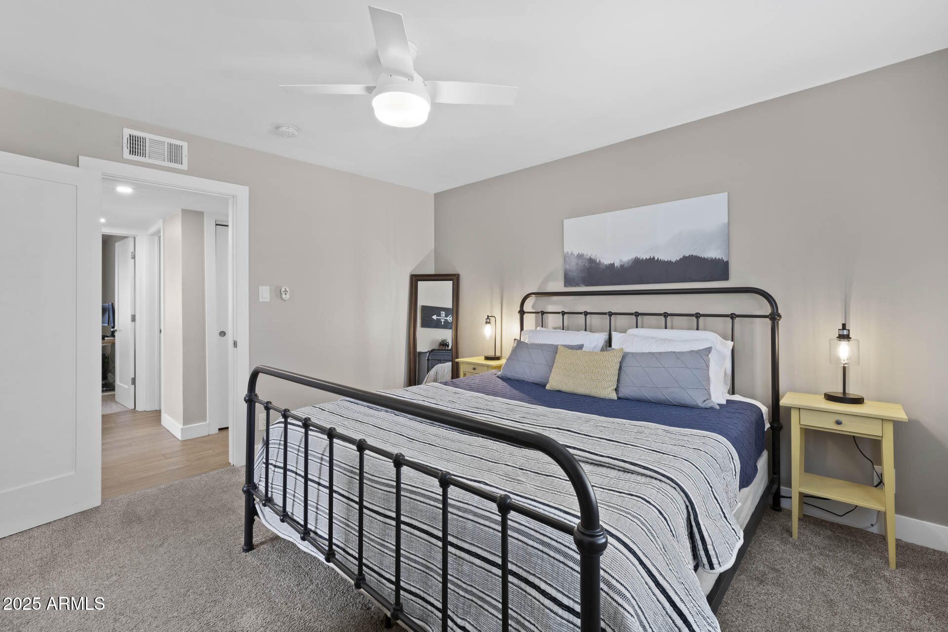 3040 E GLENROSA Avenue