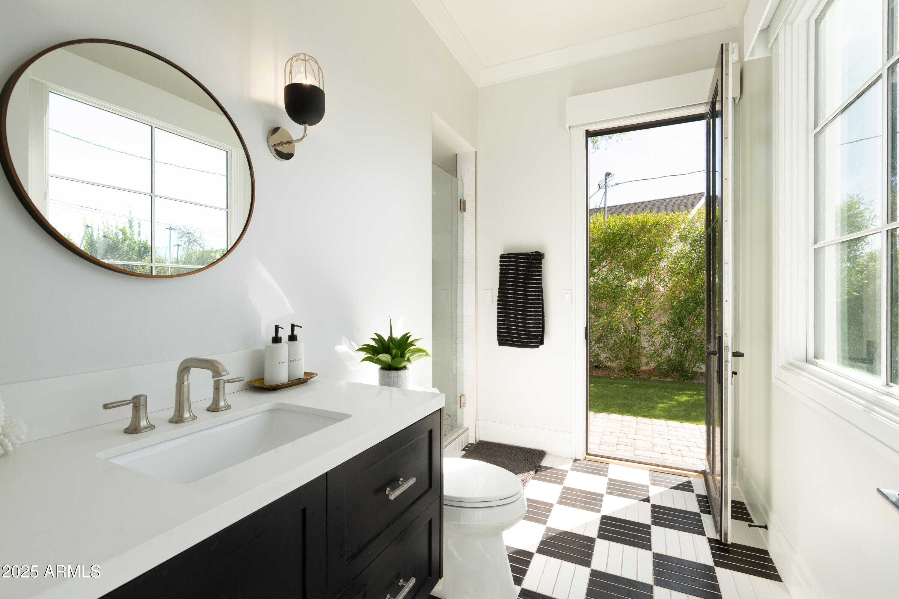 6455 E CALLE DEL MEDIA