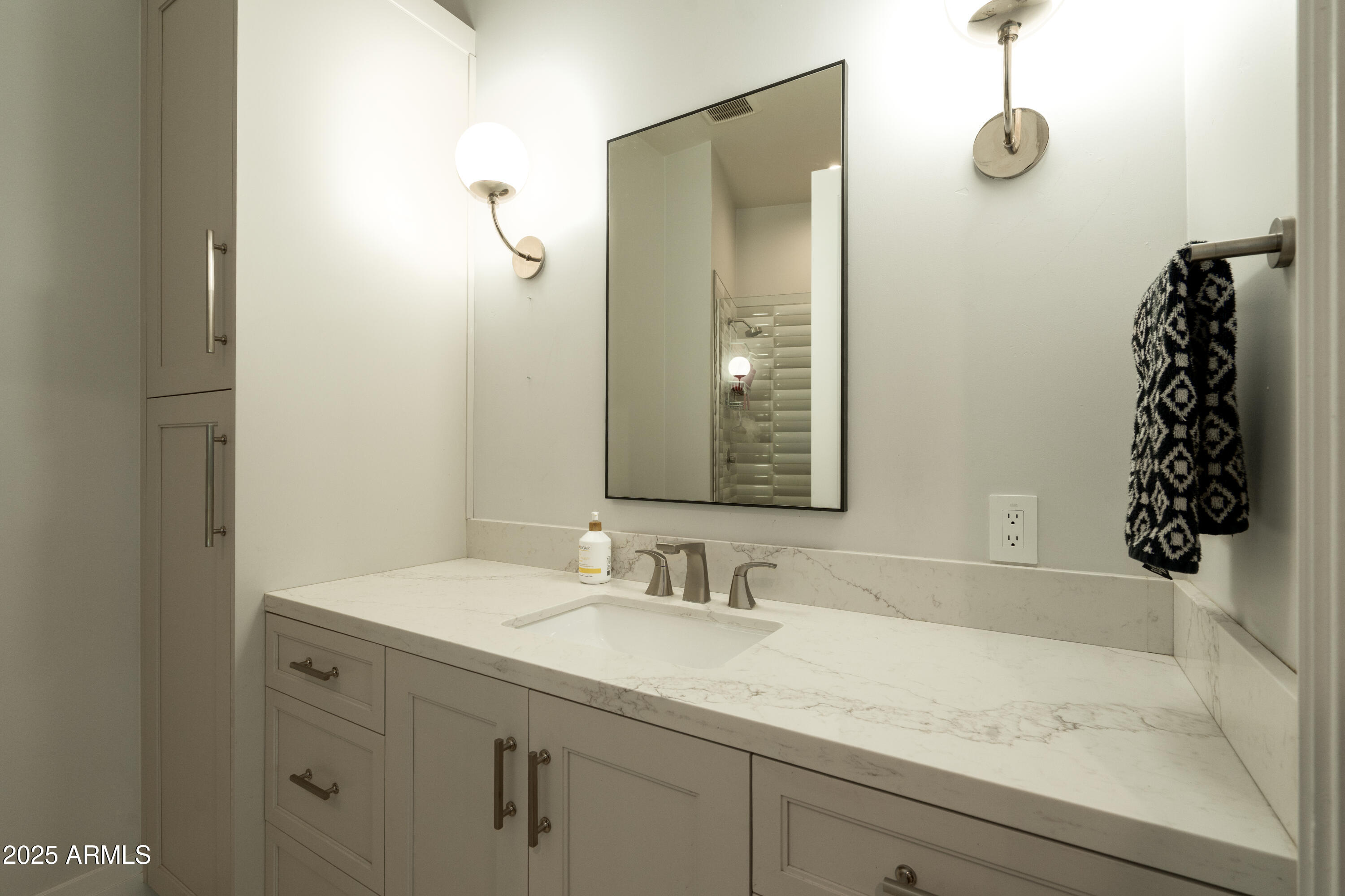 6455 E CALLE DEL MEDIA