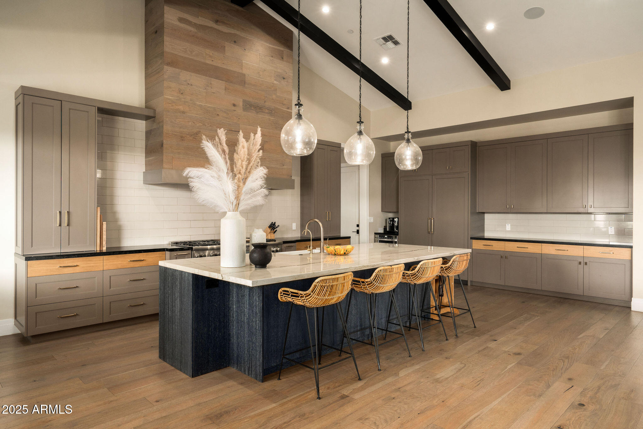 6455 E CALLE DEL MEDIA