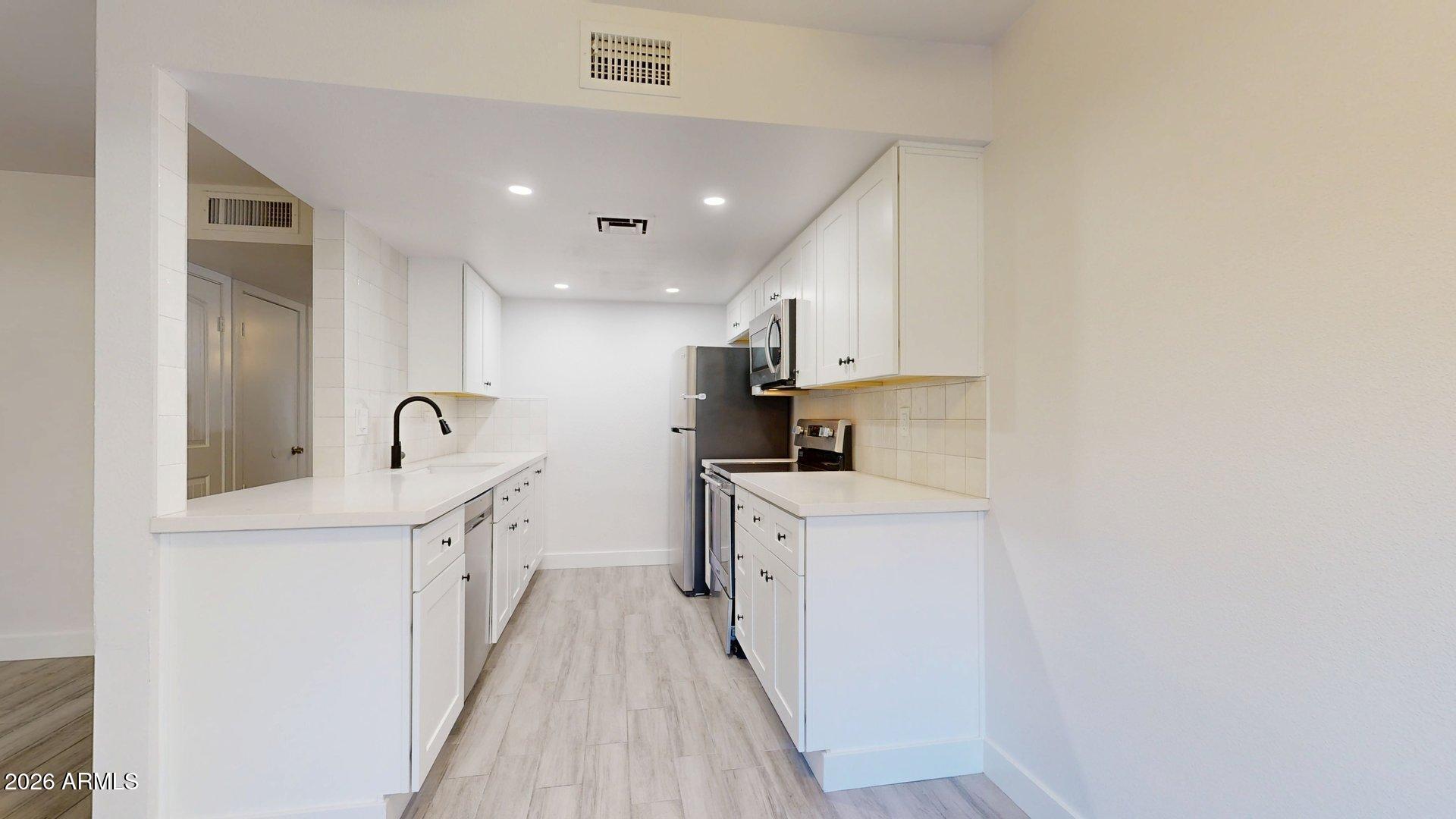 1118 N GRANITE REEF Road