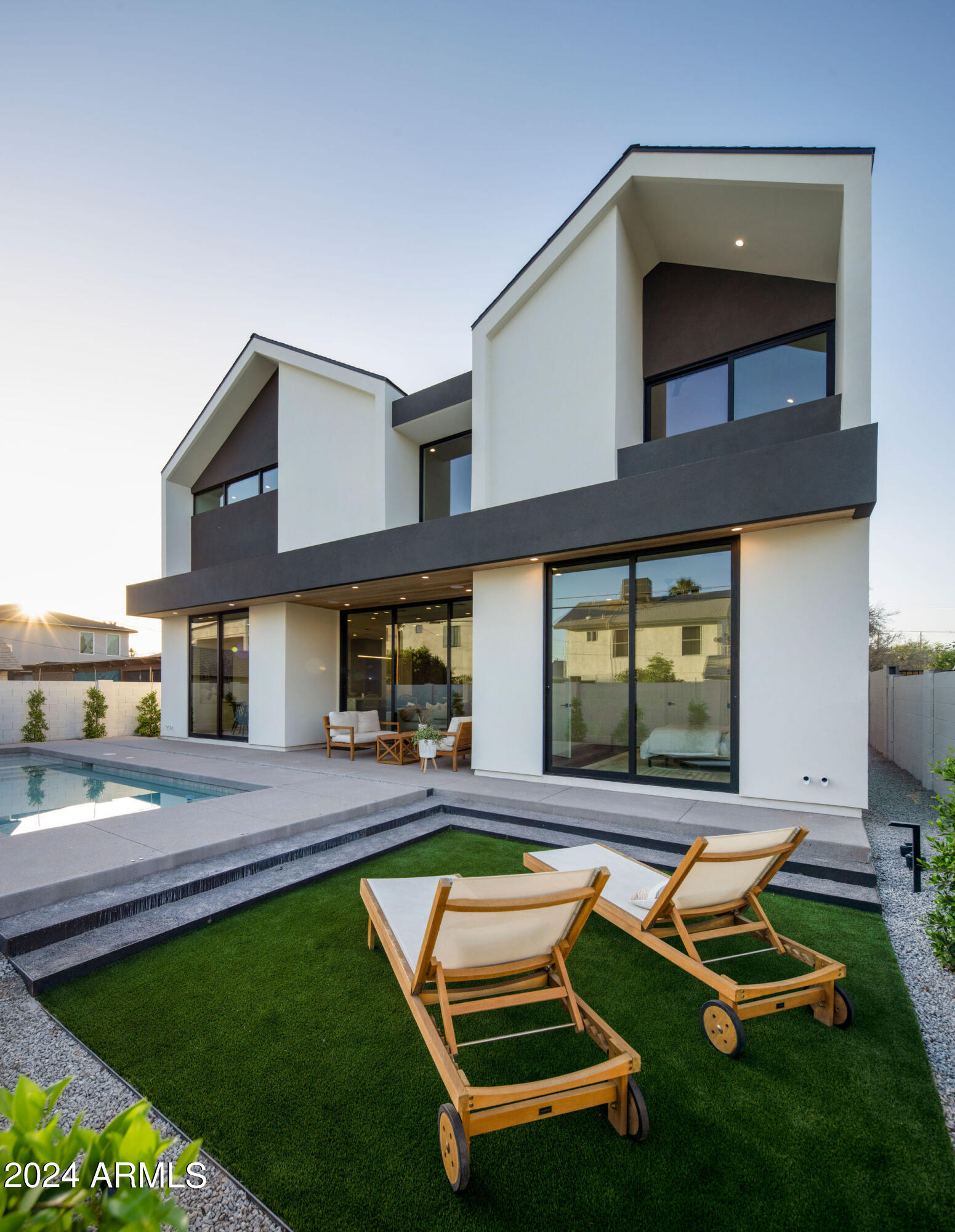 4501 E TURNEY Avenue