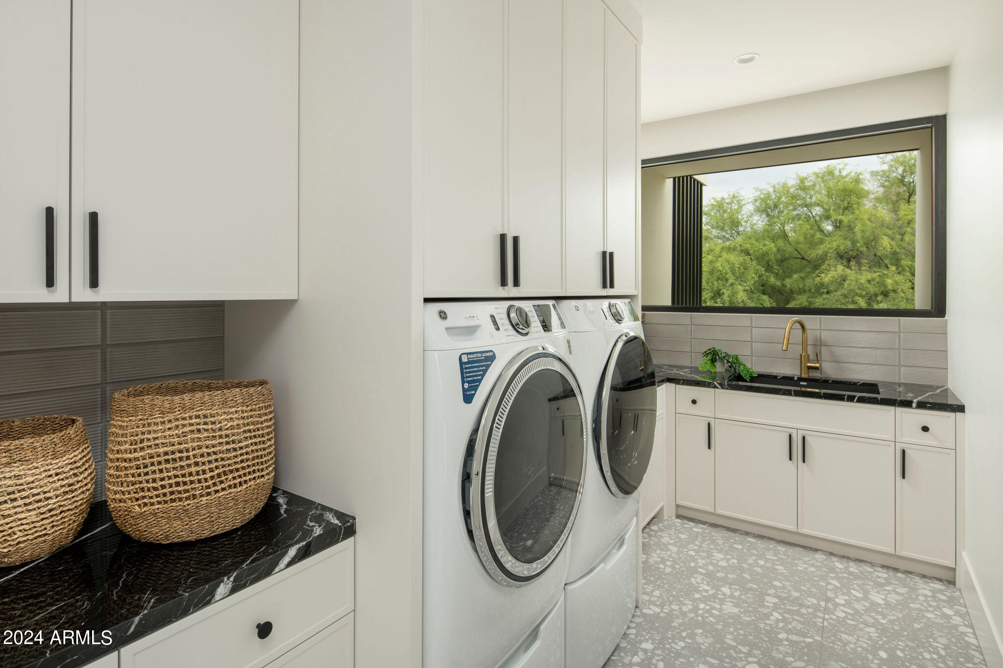 4501 E TURNEY Avenue