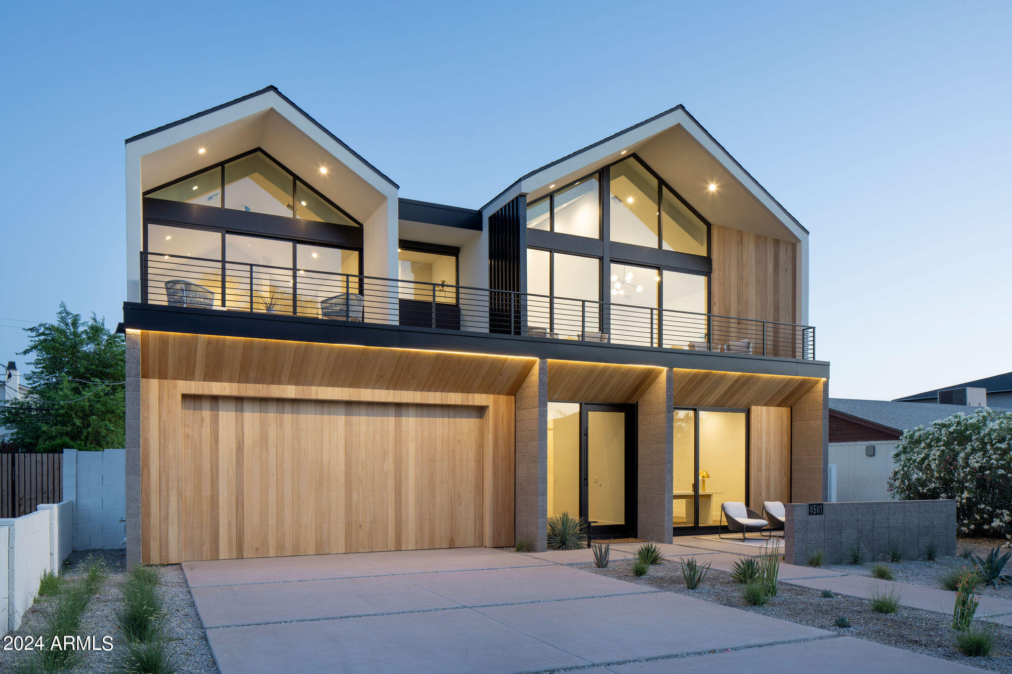 4501 E TURNEY Avenue