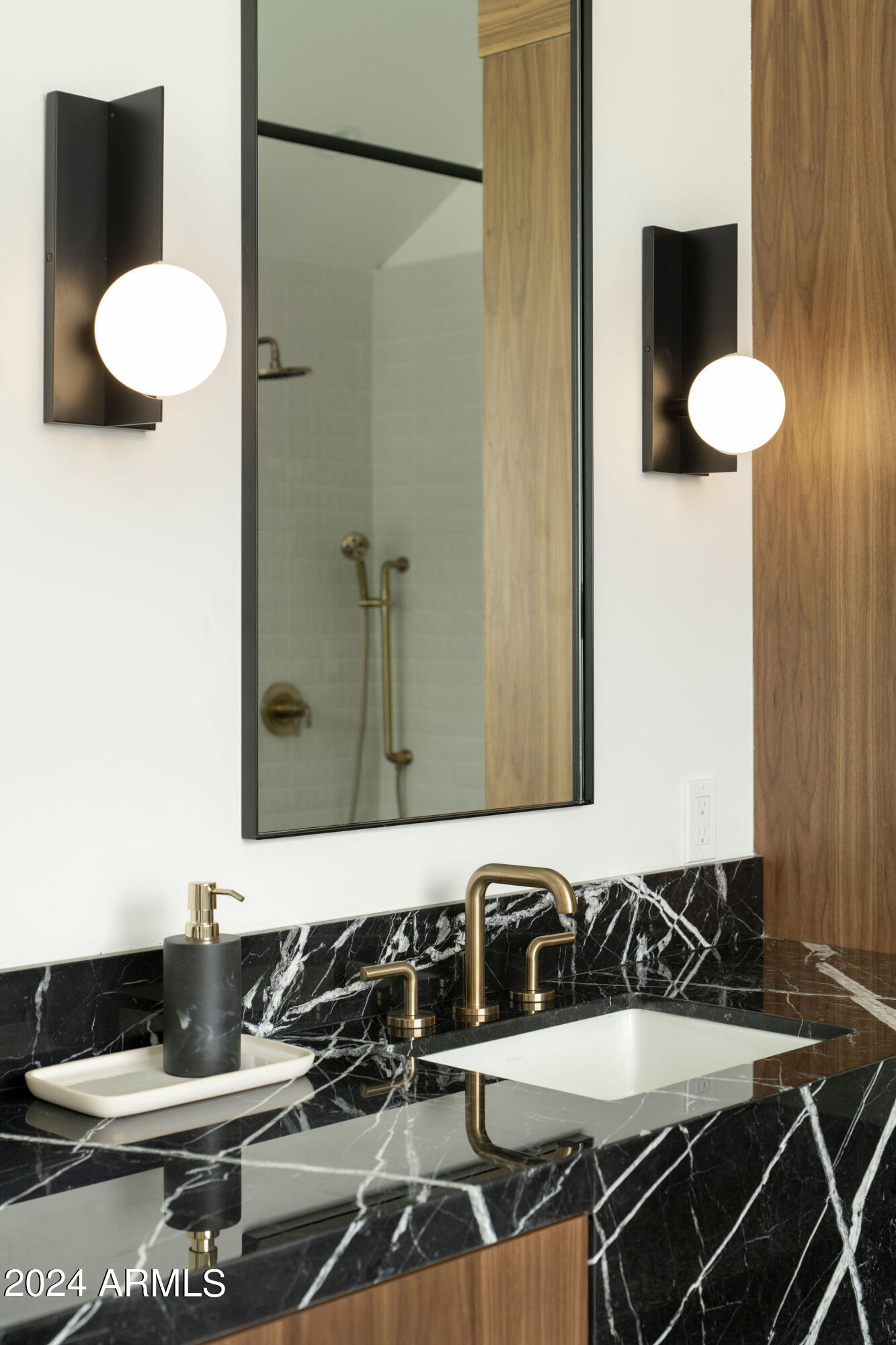 4501 E TURNEY Avenue