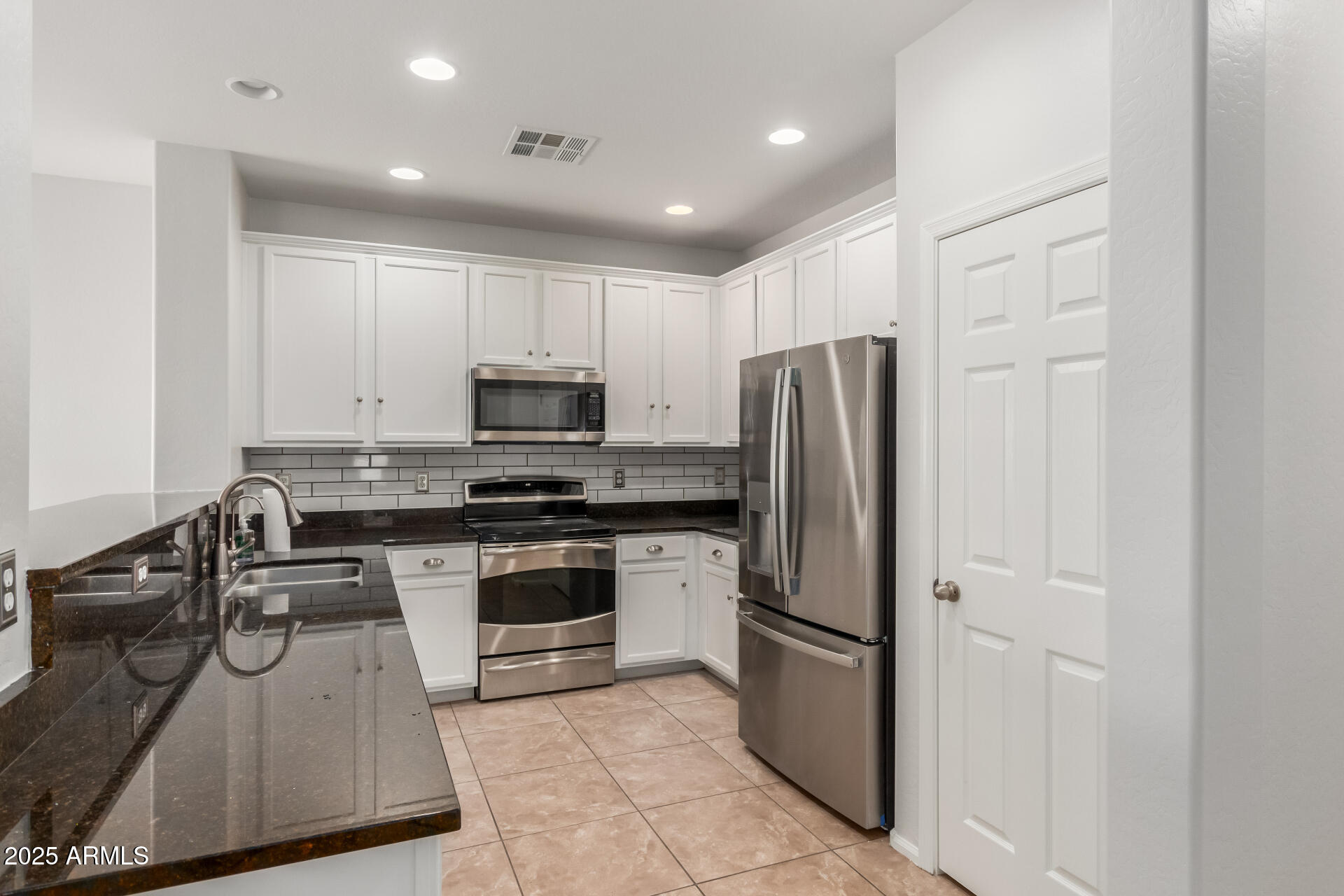 41444 W CAPISTRANO Drive