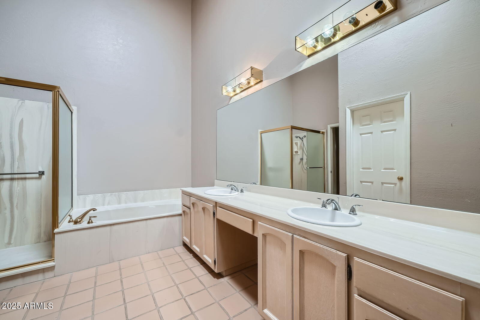 10062 E CINNABAR Avenue