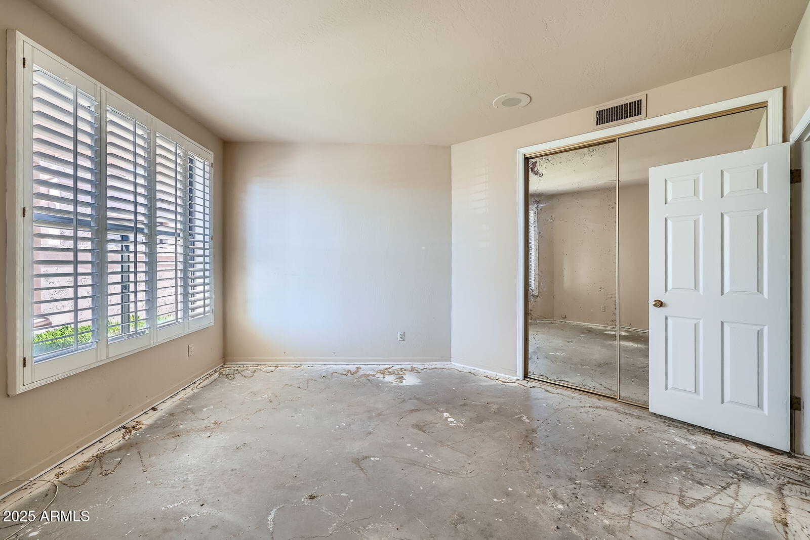 10062 E CINNABAR Avenue