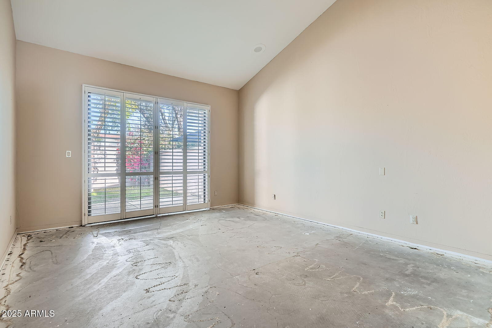 10062 E CINNABAR Avenue