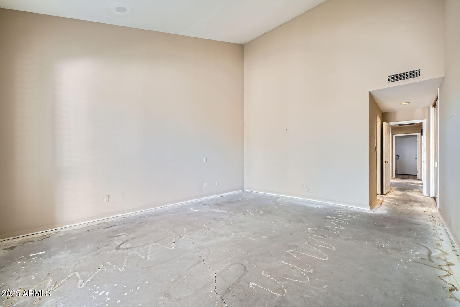 10062 E CINNABAR Avenue