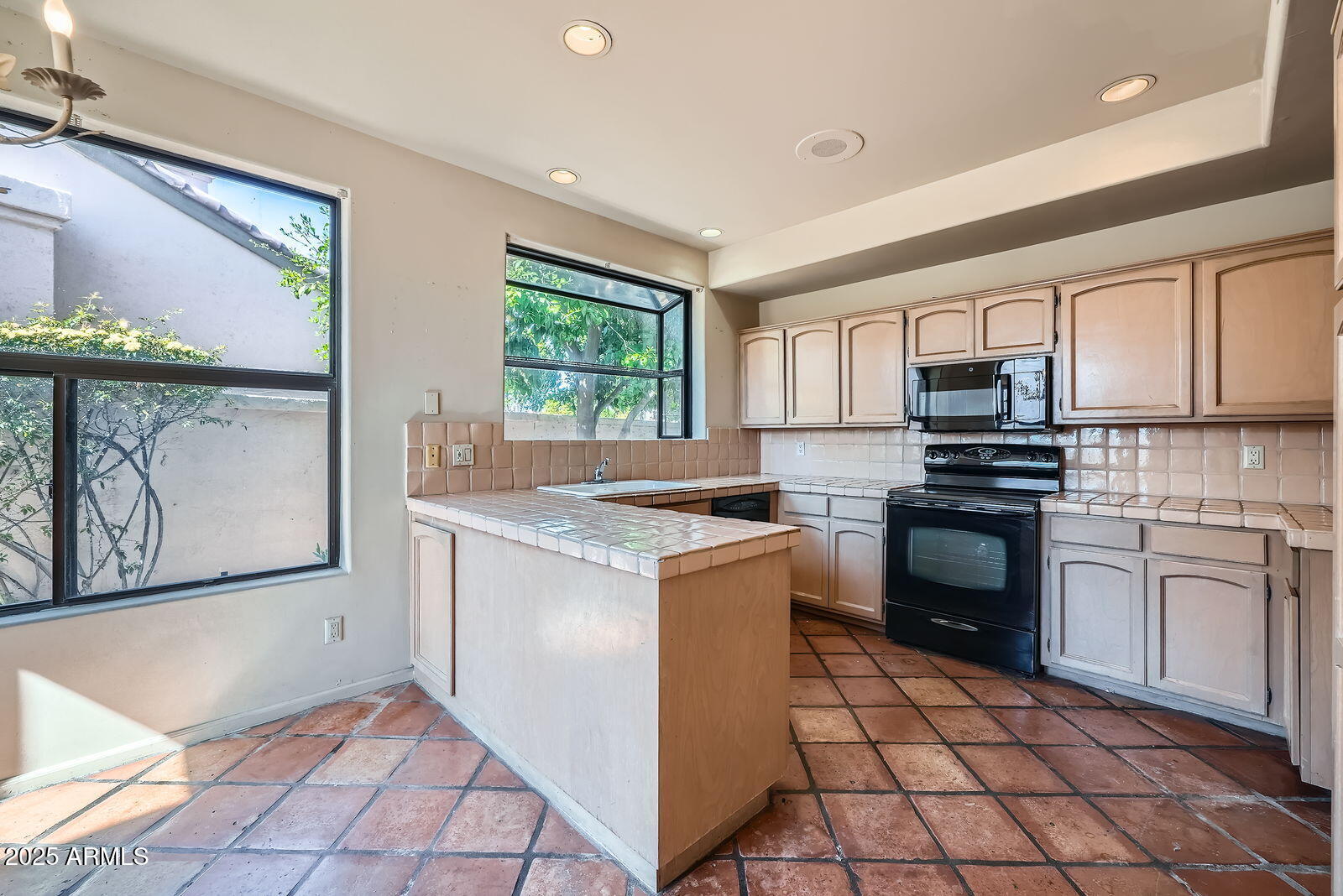 10062 E CINNABAR Avenue