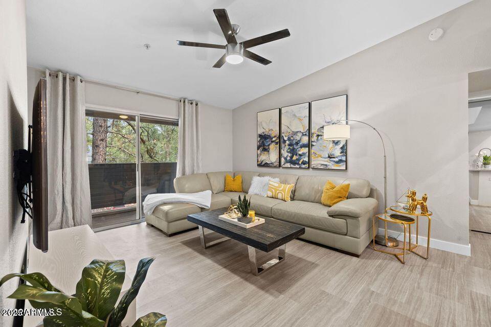1385 W UNIVERSITY Avenue 202