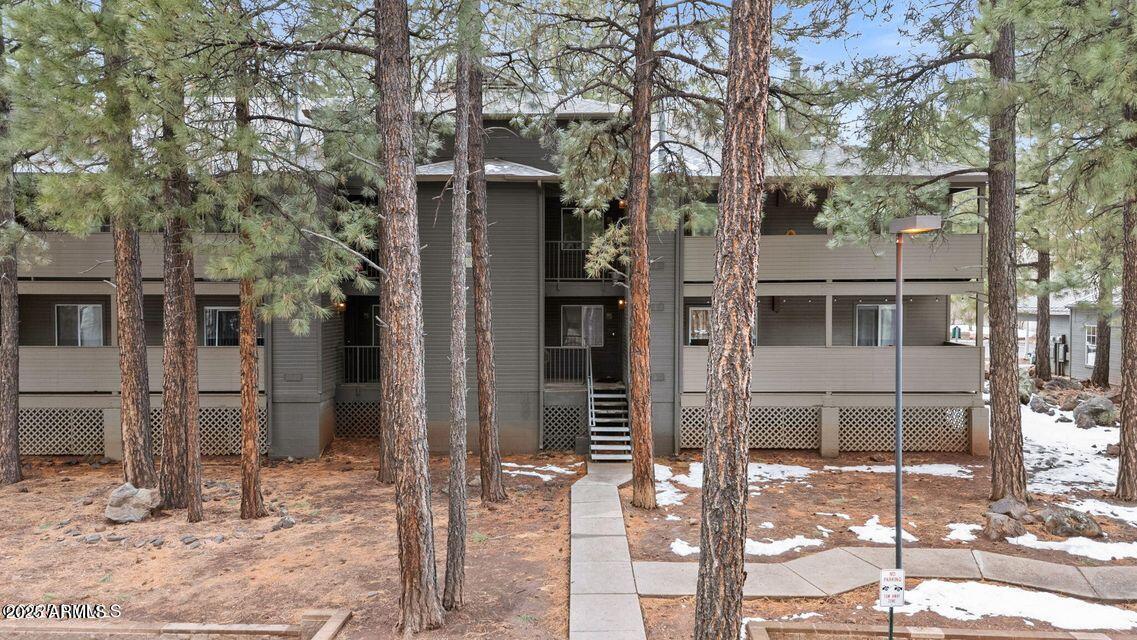 1385 W UNIVERSITY Avenue 202