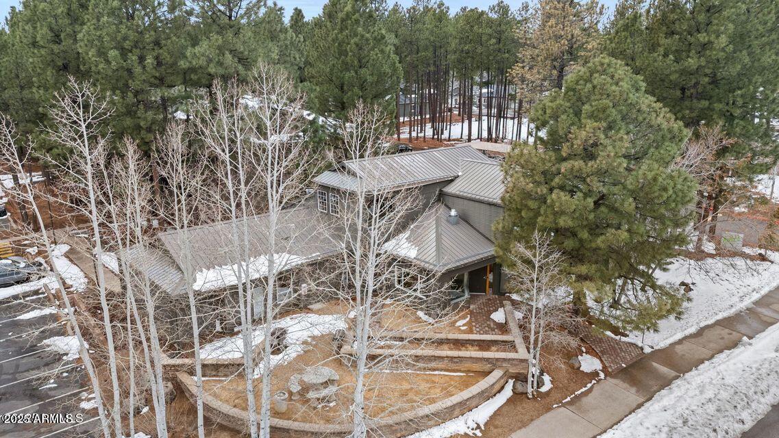 1385 W UNIVERSITY Avenue 202