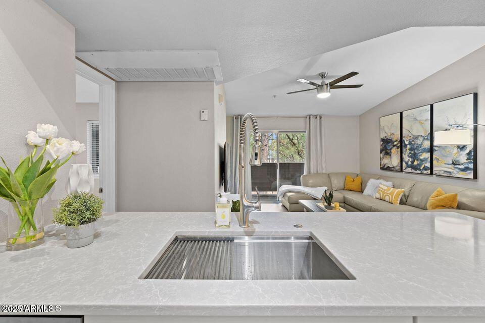 1385 W UNIVERSITY Avenue 202