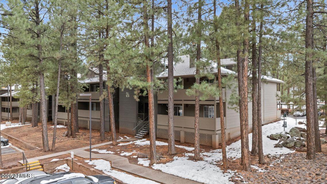 1385 W UNIVERSITY Avenue 202