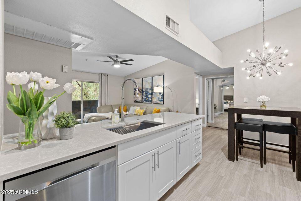 1385 W UNIVERSITY Avenue 202