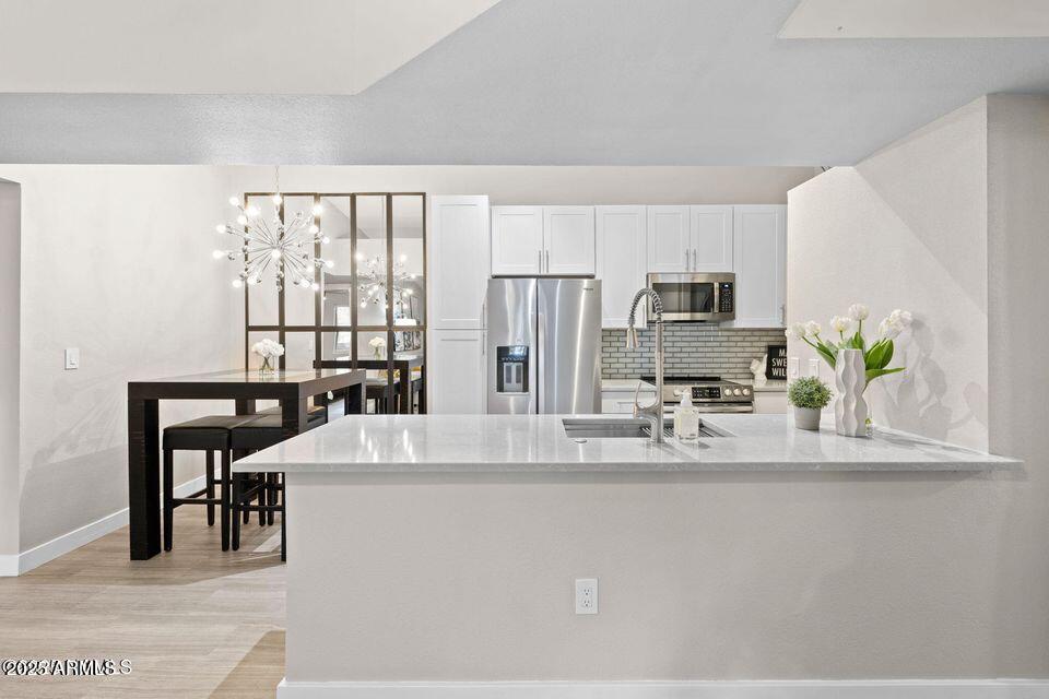 1385 W UNIVERSITY Avenue 202