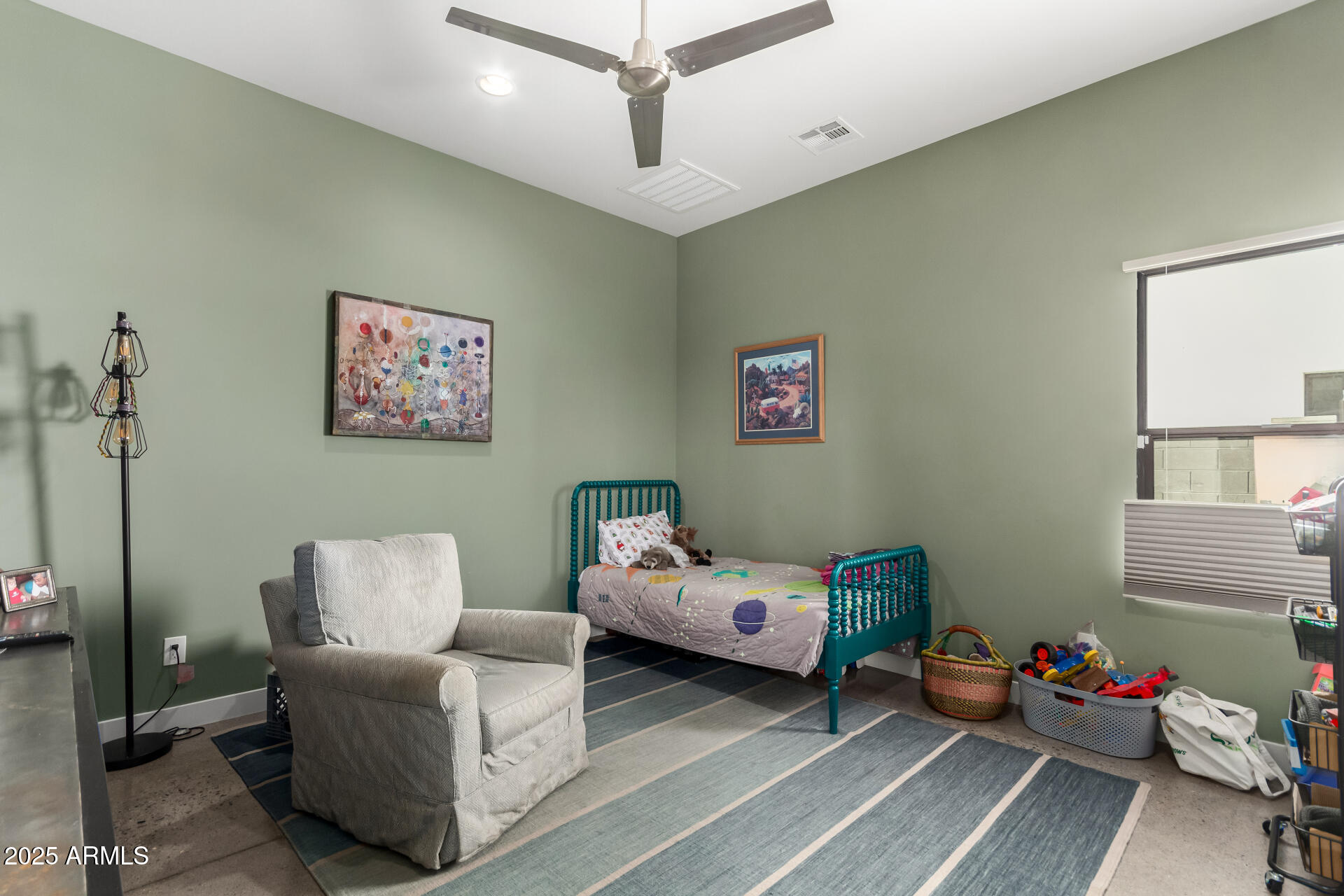 6840 N 13TH Place