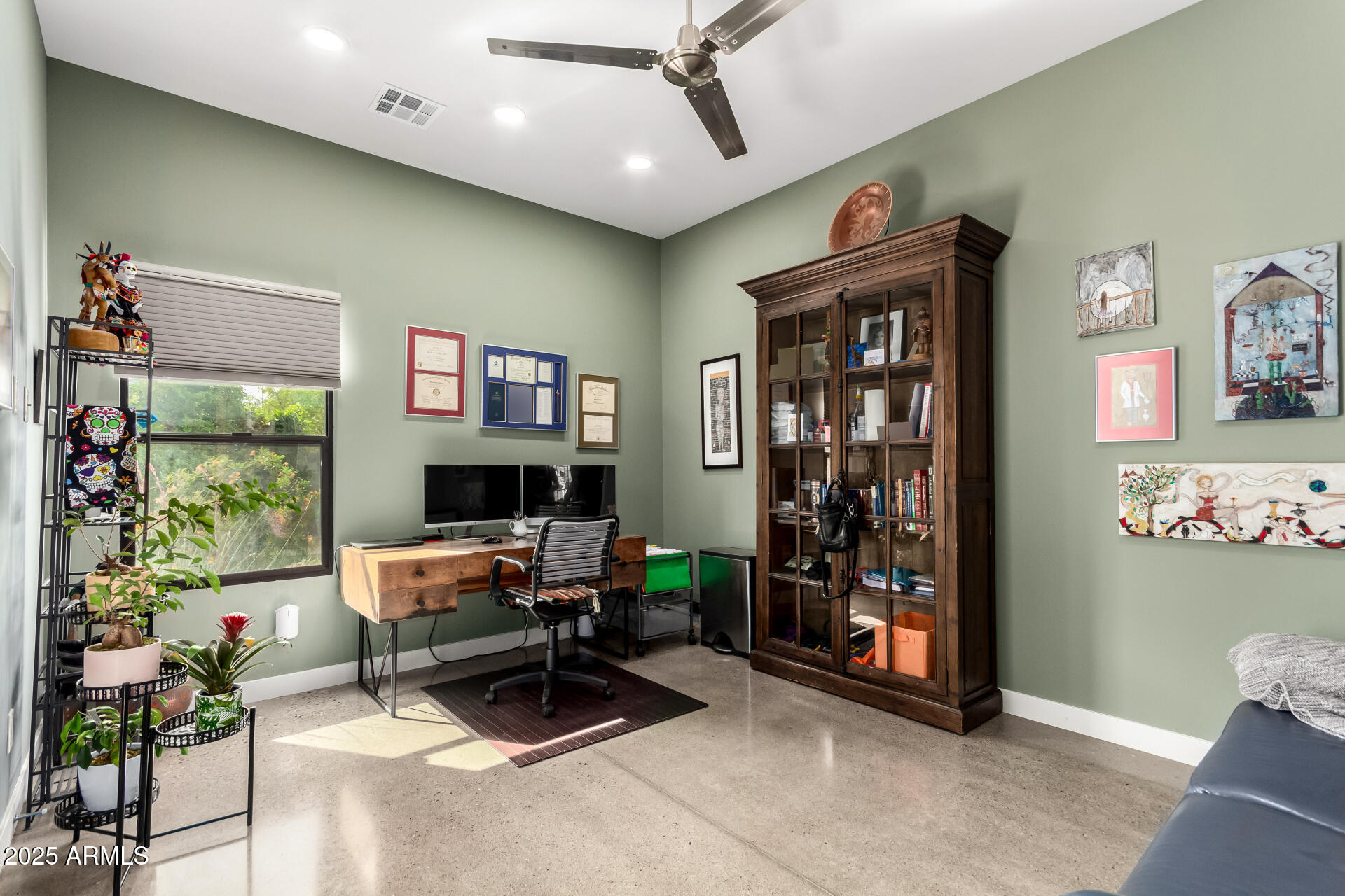 6840 N 13TH Place