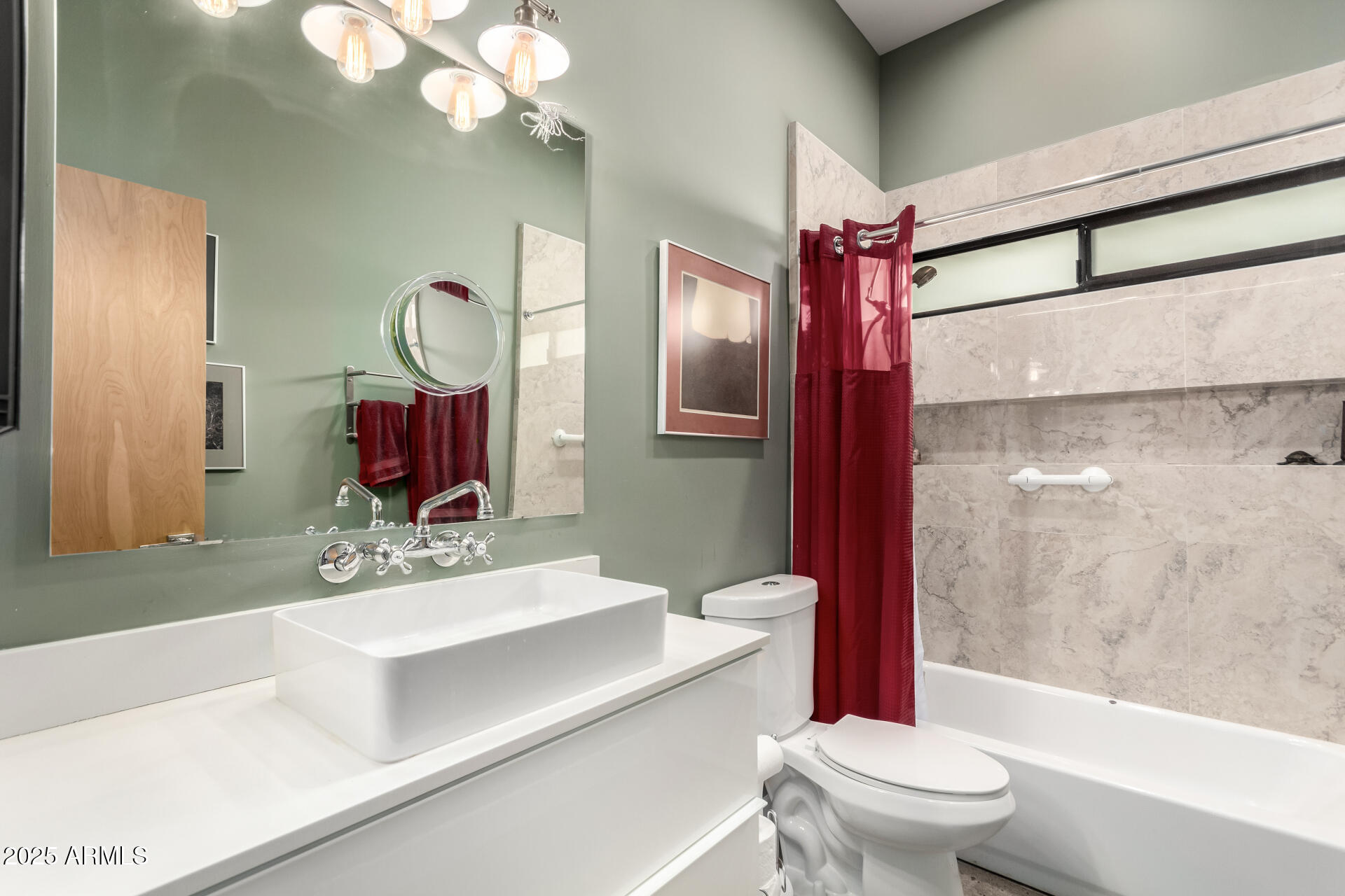 6840 N 13TH Place