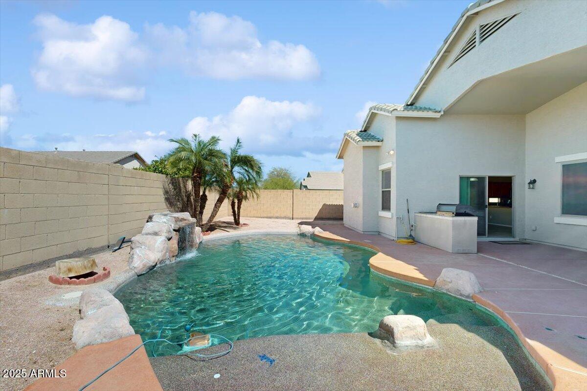 18016 W PORT ROYALE Lane