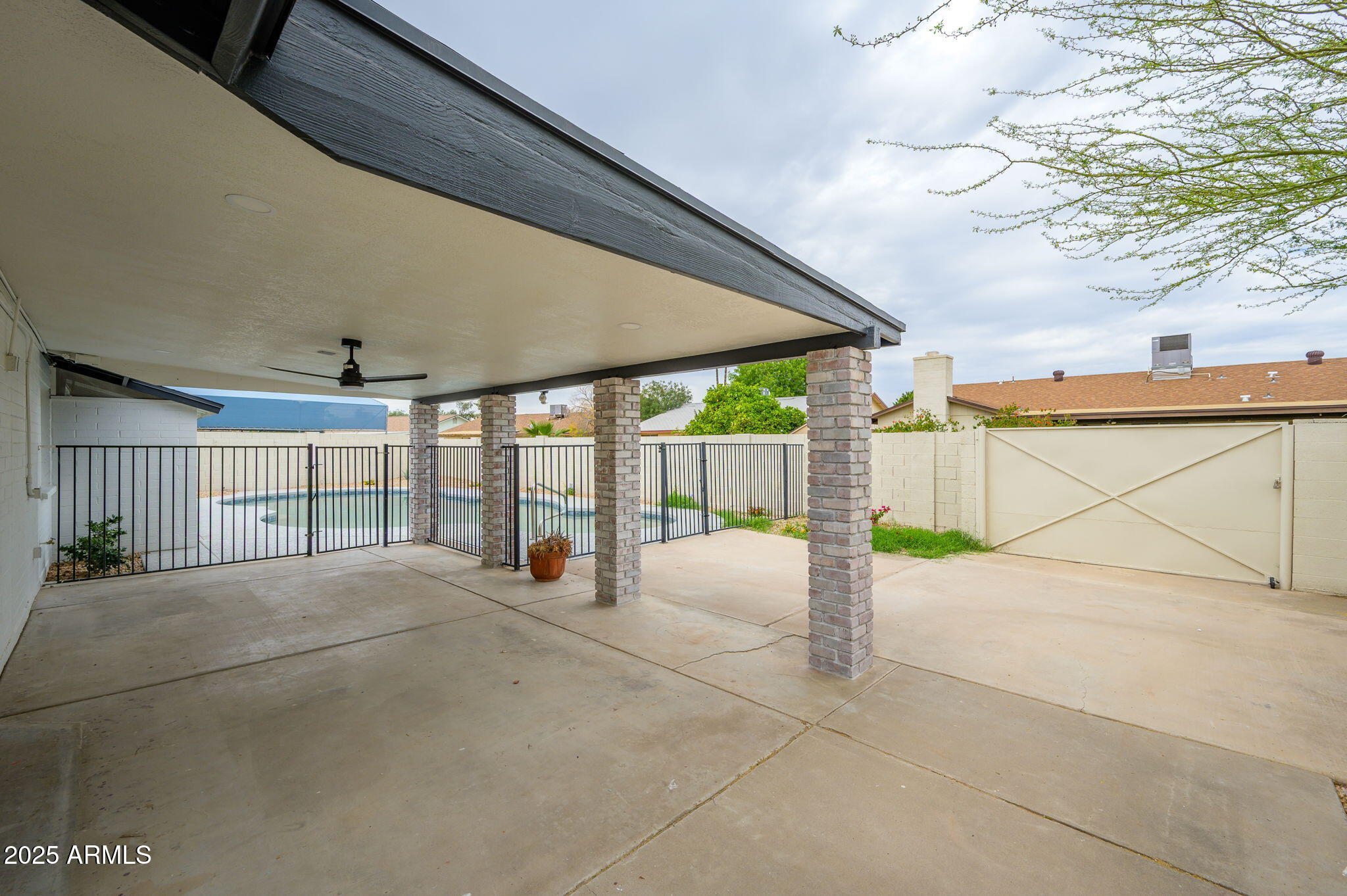 2118 E RADCLIFFE Drive
