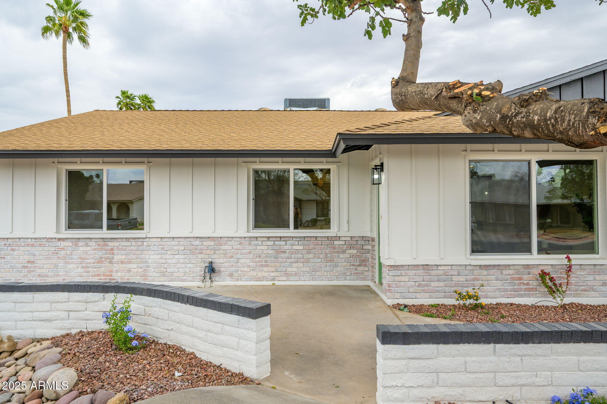 2118 E RADCLIFFE Drive