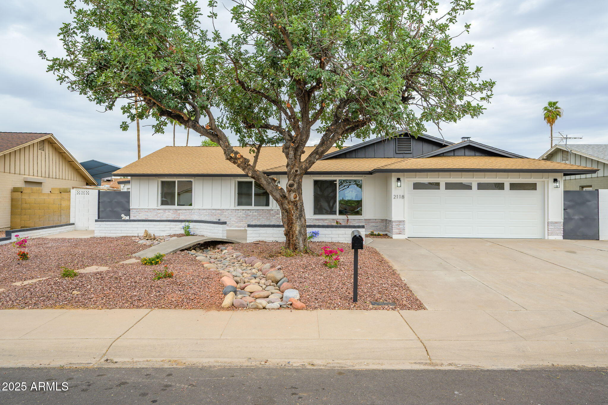 2118 E RADCLIFFE Drive