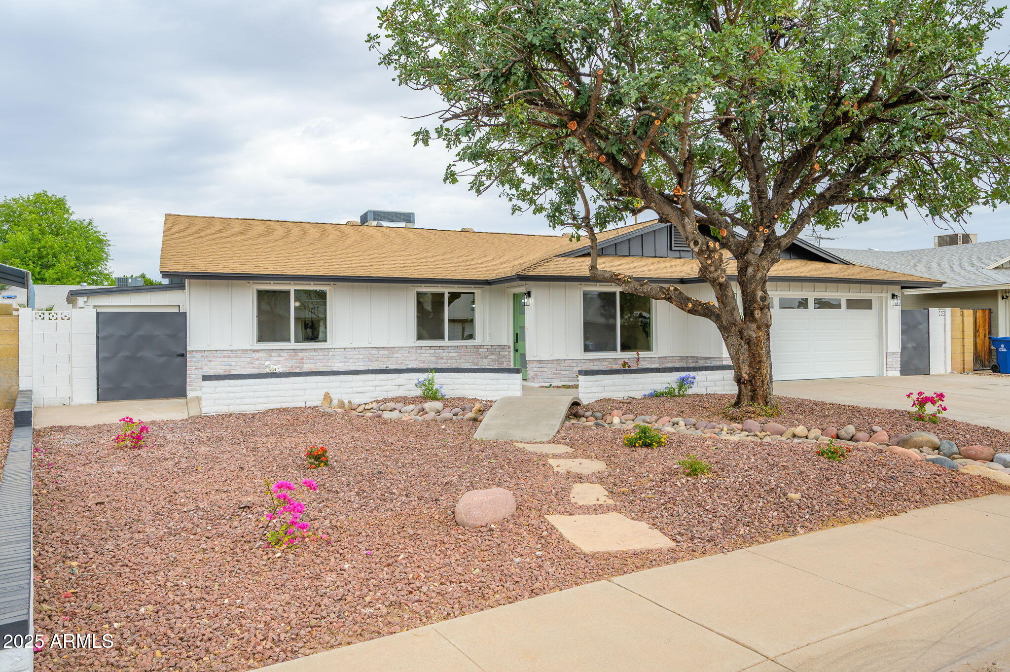 2118 E RADCLIFFE Drive